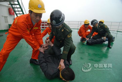 中国武警vs海盗视频