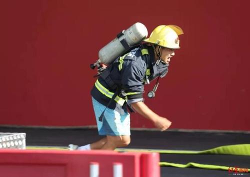 中国消防员vs日本消防员运动会
