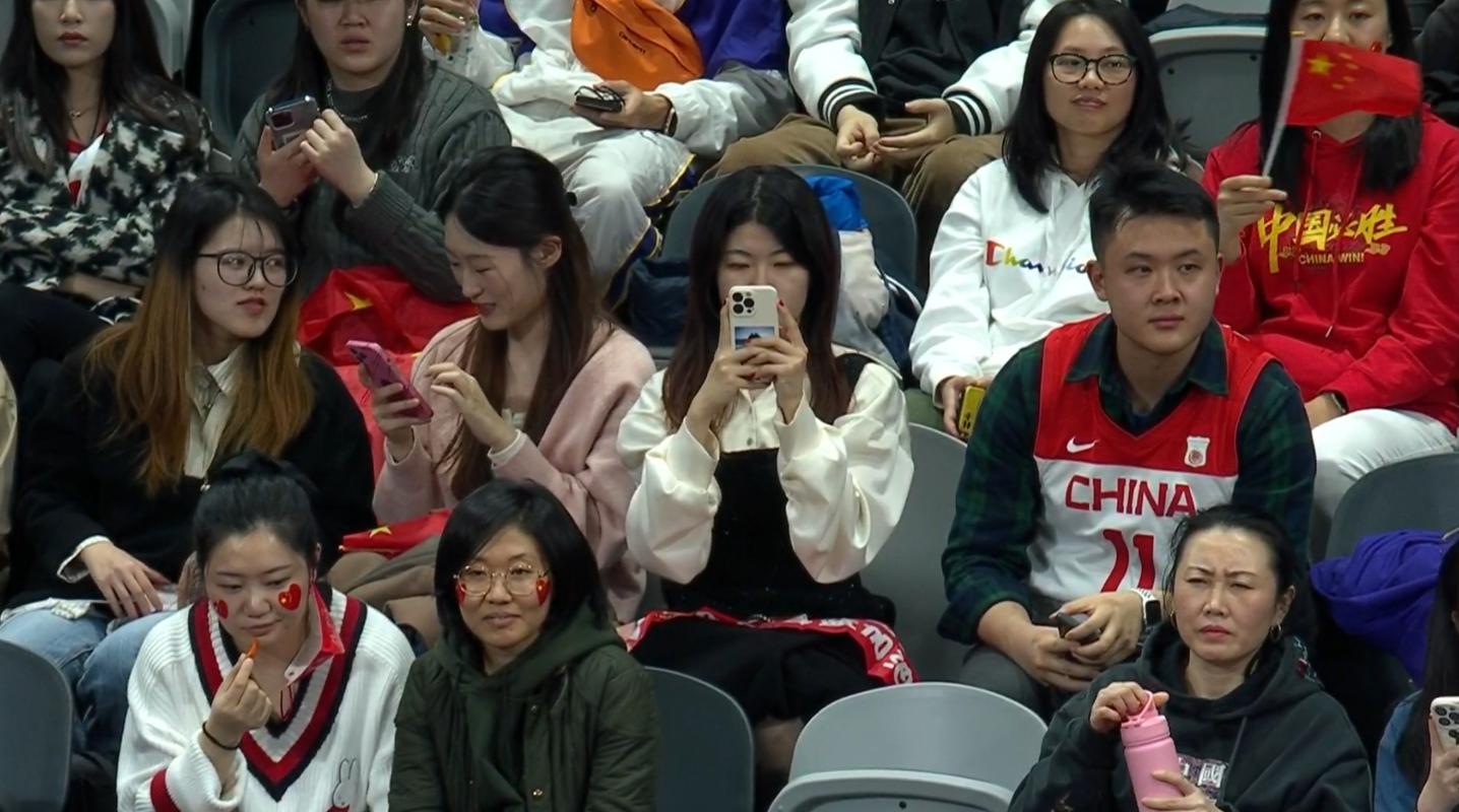 中国球迷氛围vs外国球迷氛围
