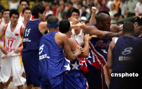 中国男篮与波多黎各的打架