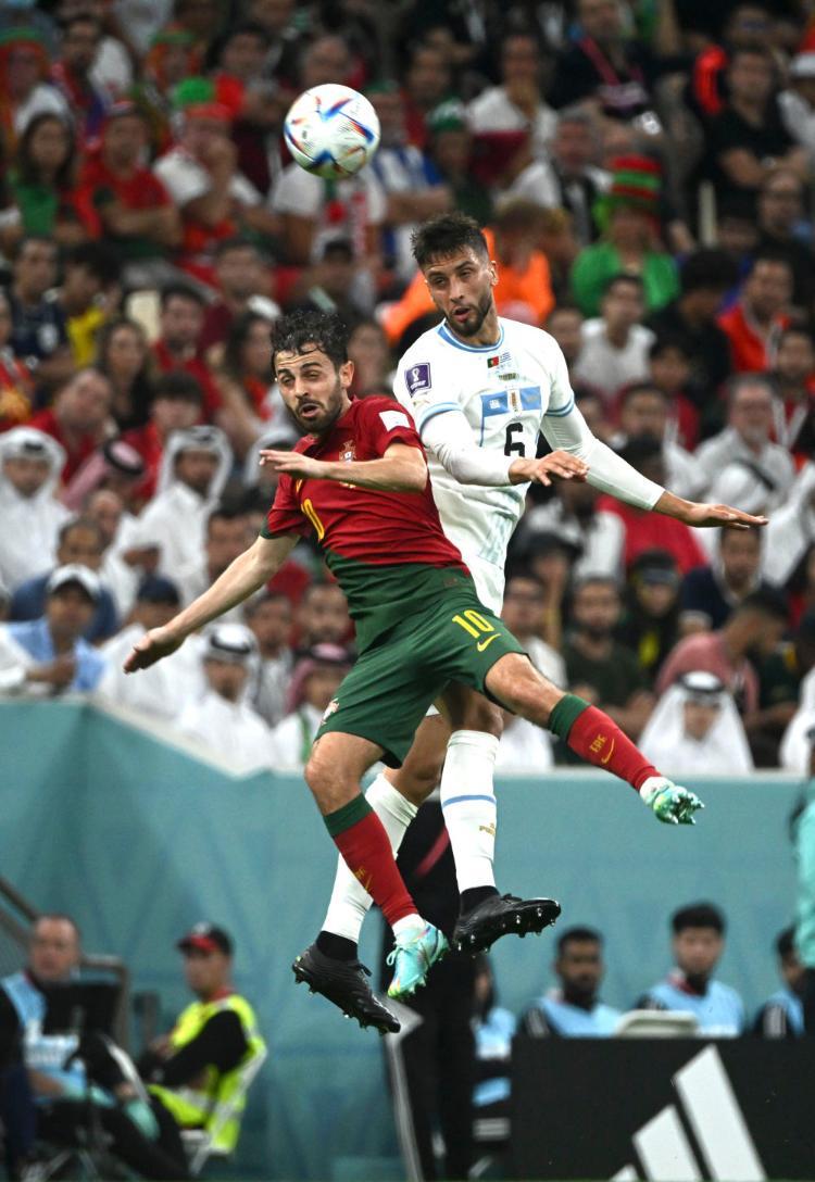 葡萄牙vs乌拉圭第一个角球