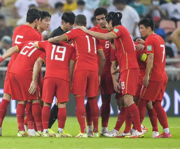 2015中国男足vs阿曼的相关图片