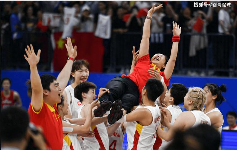 东京奥运姚明VS日本女篮的相关图片