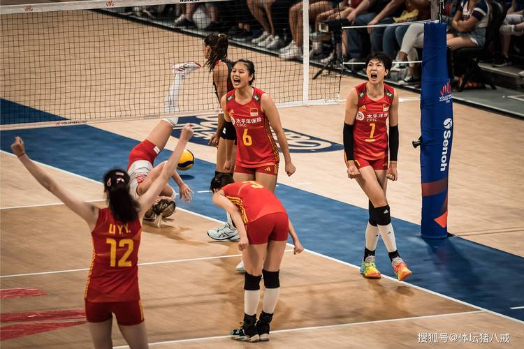 中国女排vs乌克兰决胜局的相关图片