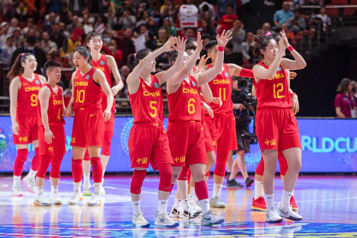 中国女篮vs朝韩连队的相关图片