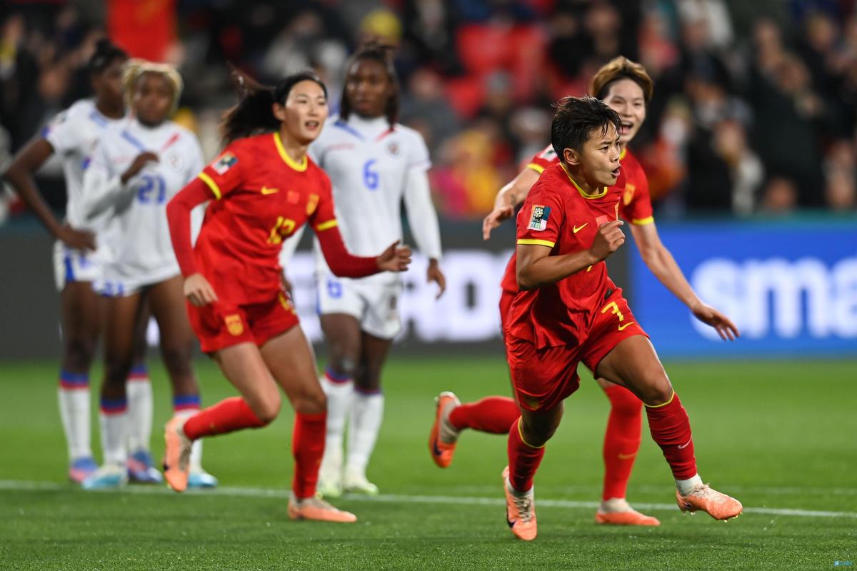 中国女足vs英格兰互动的相关图片