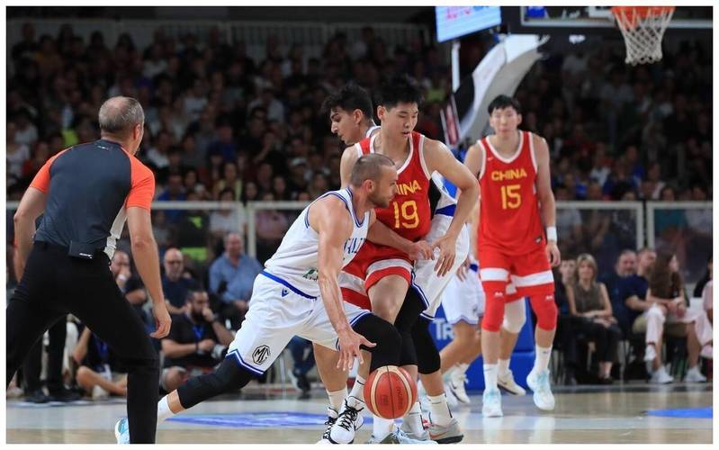 中国男子篮球vs意大利的相关图片