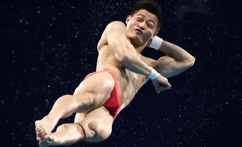 中国跳水杨健vs日本选手的相关图片