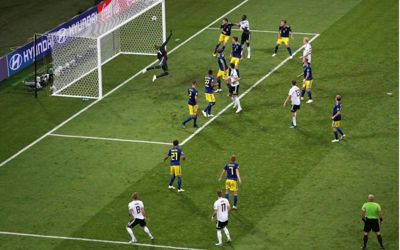 德国vs瑞典受让球的相关图片