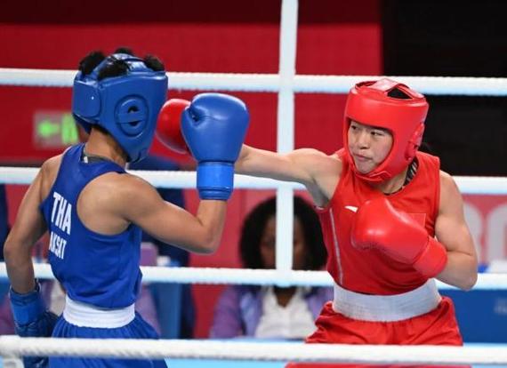 拳击比赛中国vs泰国女生的相关图片
