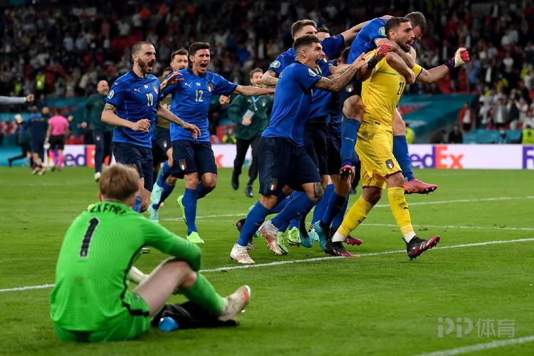 欧洲杯英国vs意大利的相关图片